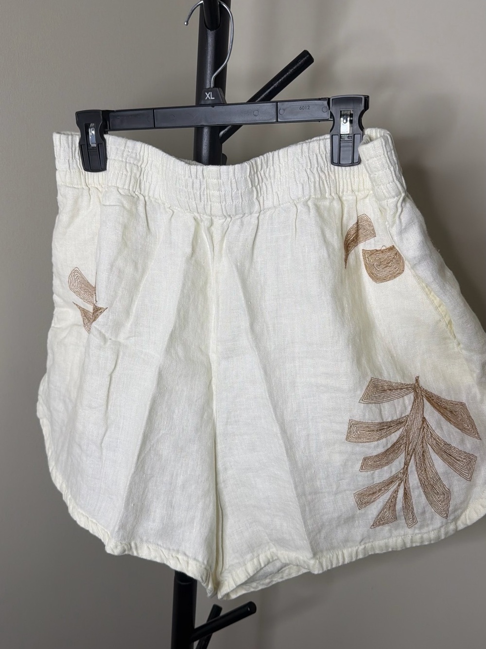 Madewell Cream Linen-Blend High Waist Shorts with Tan Leaf Embroidery